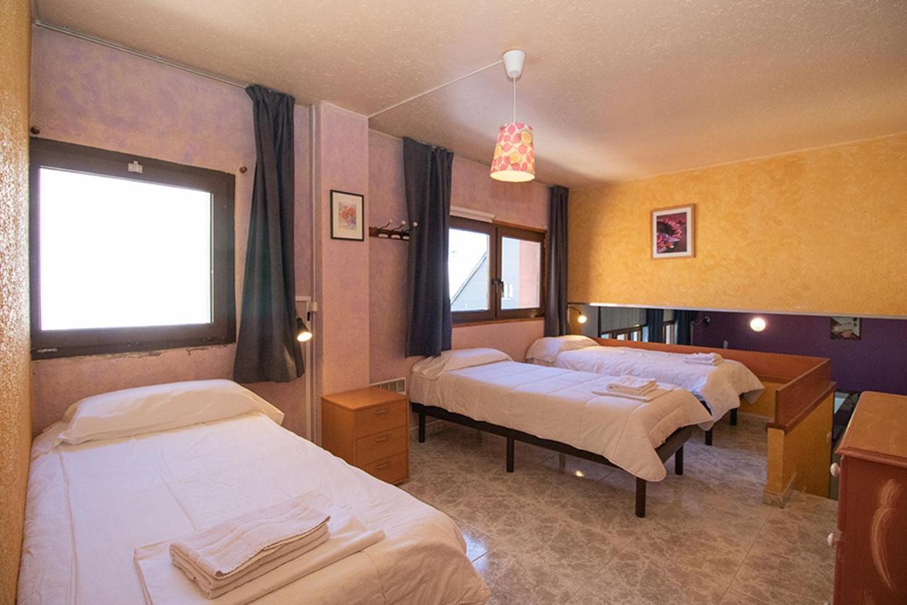 Apartaments Turistics Manzano Pas De La Casa Esterno foto