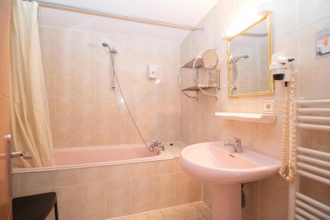 Apartaments Turistics Manzano Pas De La Casa Esterno foto